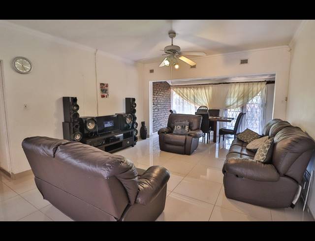 2 BEDROOM SIMPLEX SOLD IN BEREA WEST